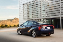 Toyota Mirai: un plin de hidrogen asigură o autonomie de peste 500 de kilometri